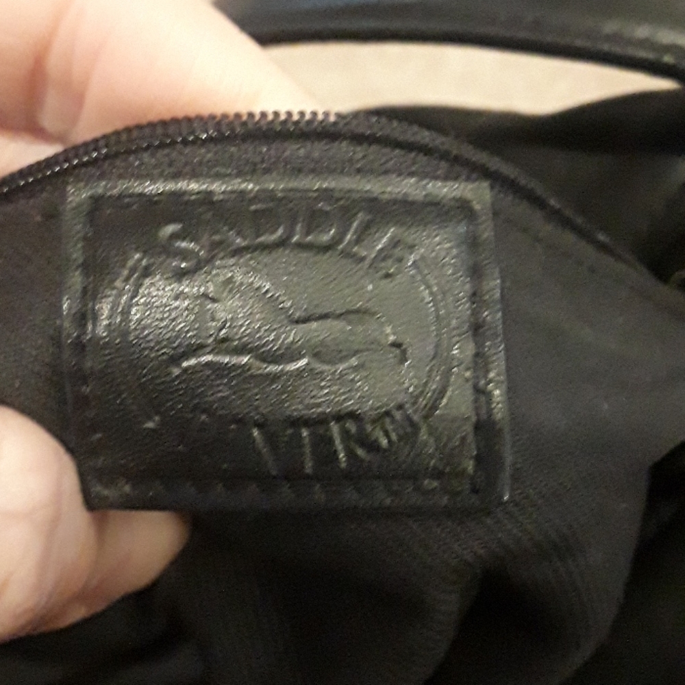 Saddle River Shoulder Bag - Picture 3 of 8